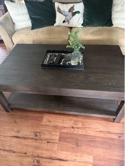 Farmhouse/rustic/vintage vibe* Brand new solid wood coffee table / already assembled