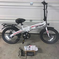 LIKE NEW - GOTRAX R1 Foldable E-Bike White Edition