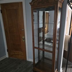 Illuminated Furniture, Howard Miller Display Cabinet. 