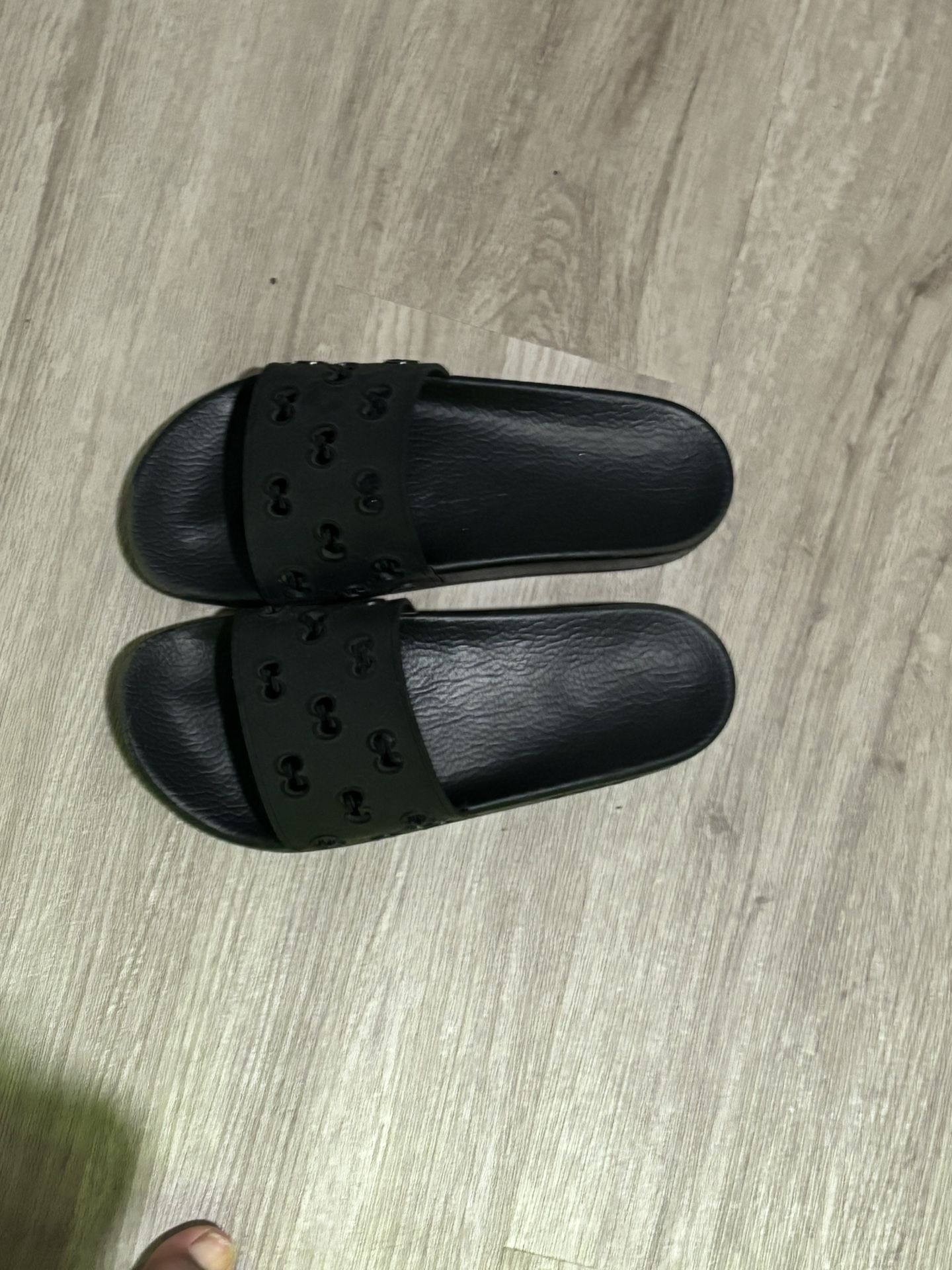 GUCCI SLIDES