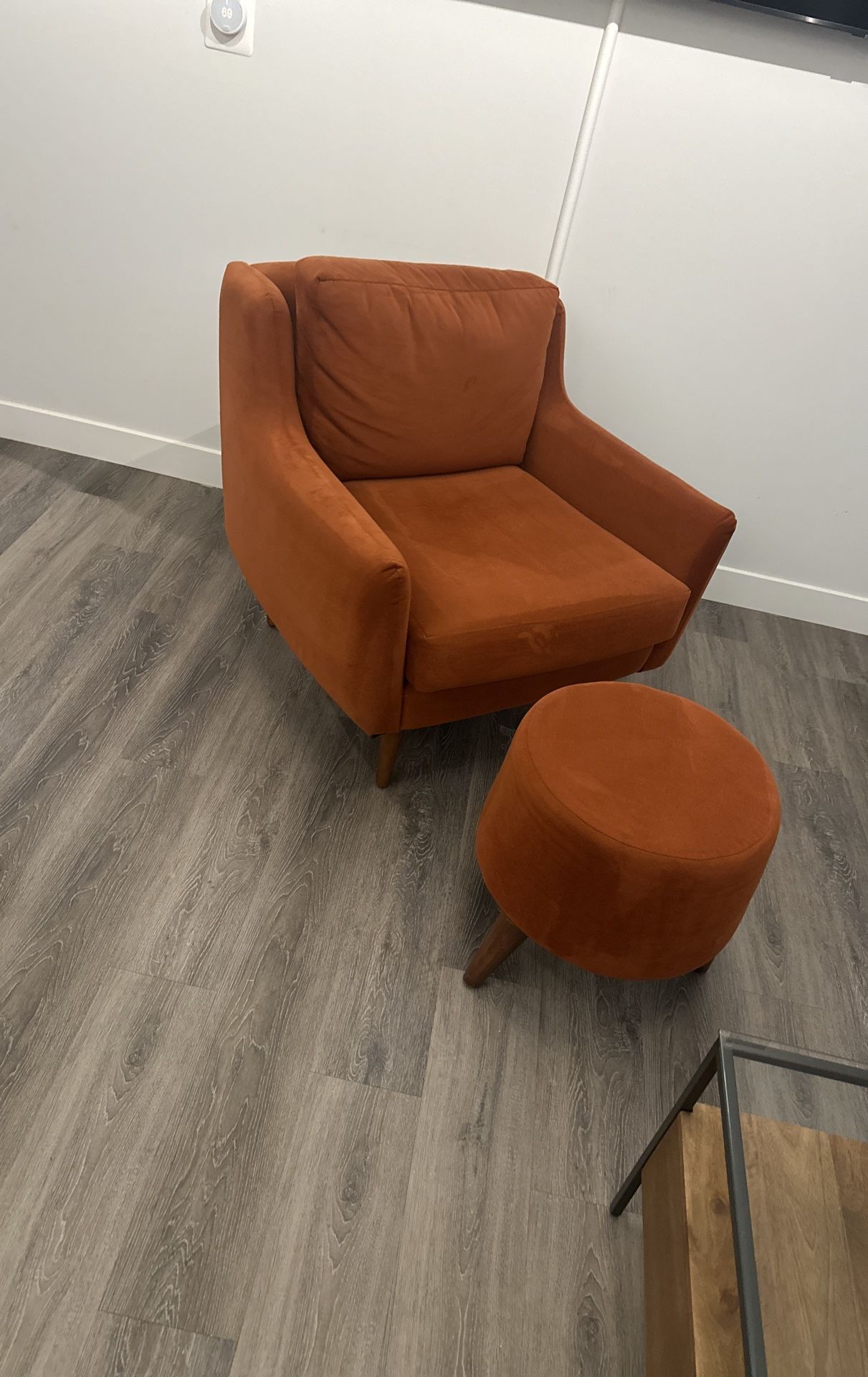 Chair With Ottoman