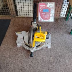 DeWalt Dw703 Table Saw W/ Blade