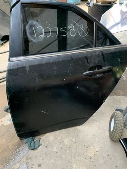 Cadillac CTS door