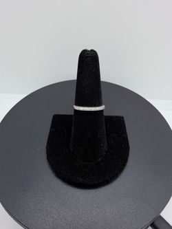 BRAND NEW 10KW .25CTW Wedding Band