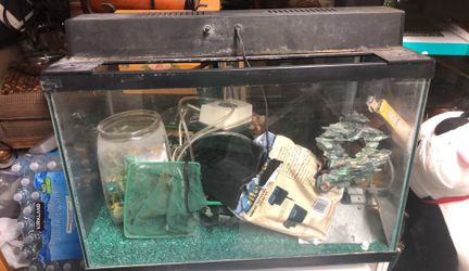 13x17x24 fish tank has everything