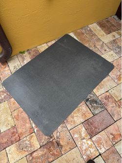 FREE Plastic floor mat 3 1/2‘ x 3‘Plastic floor mats 3 1/2’ x 3’