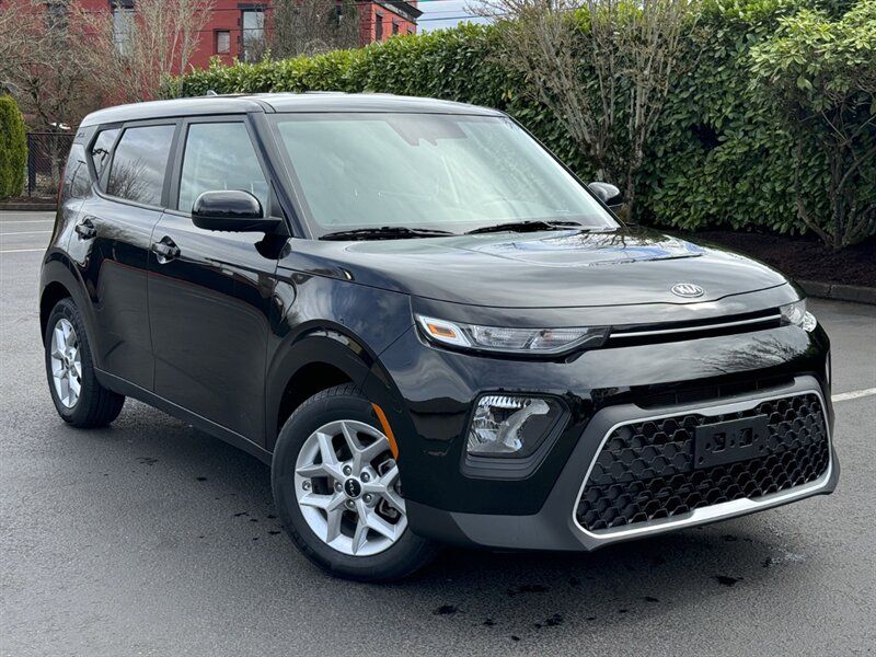 2022 Kia Soul LX TECHNOLOGY PACKAGE