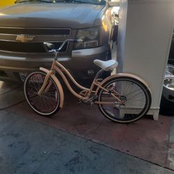 24'in.  Kulana Girls Bike W Lights