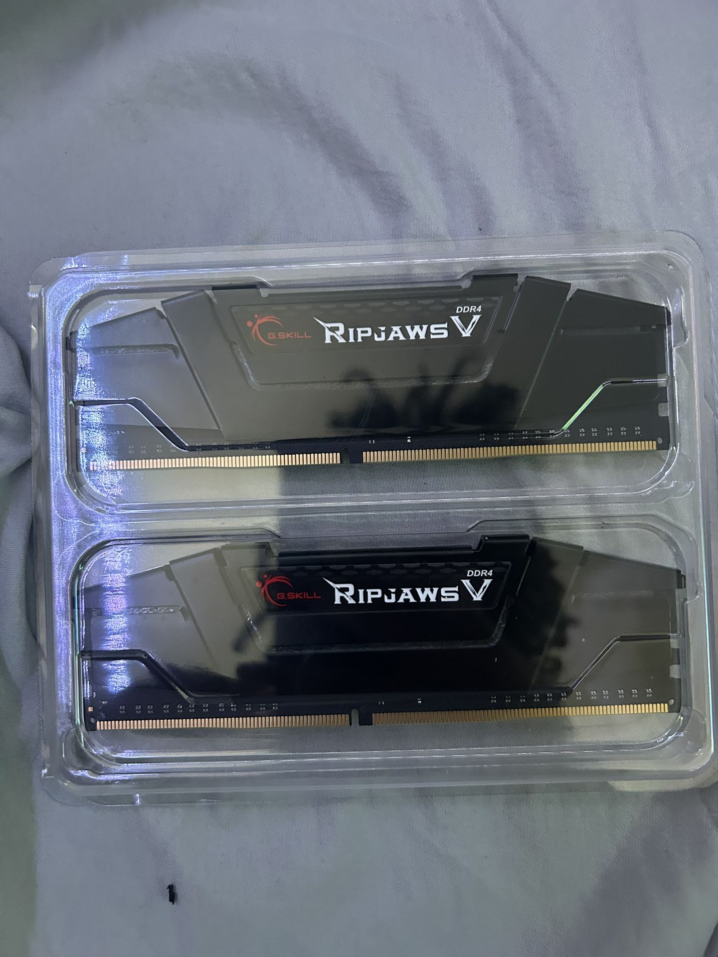 G.SKILL Ripjaws V Series (Intel XMP) DDR4 RAM 16GB (2x8GB) 3200MT/s 