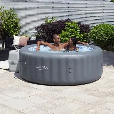 Saluspa Hot Tub