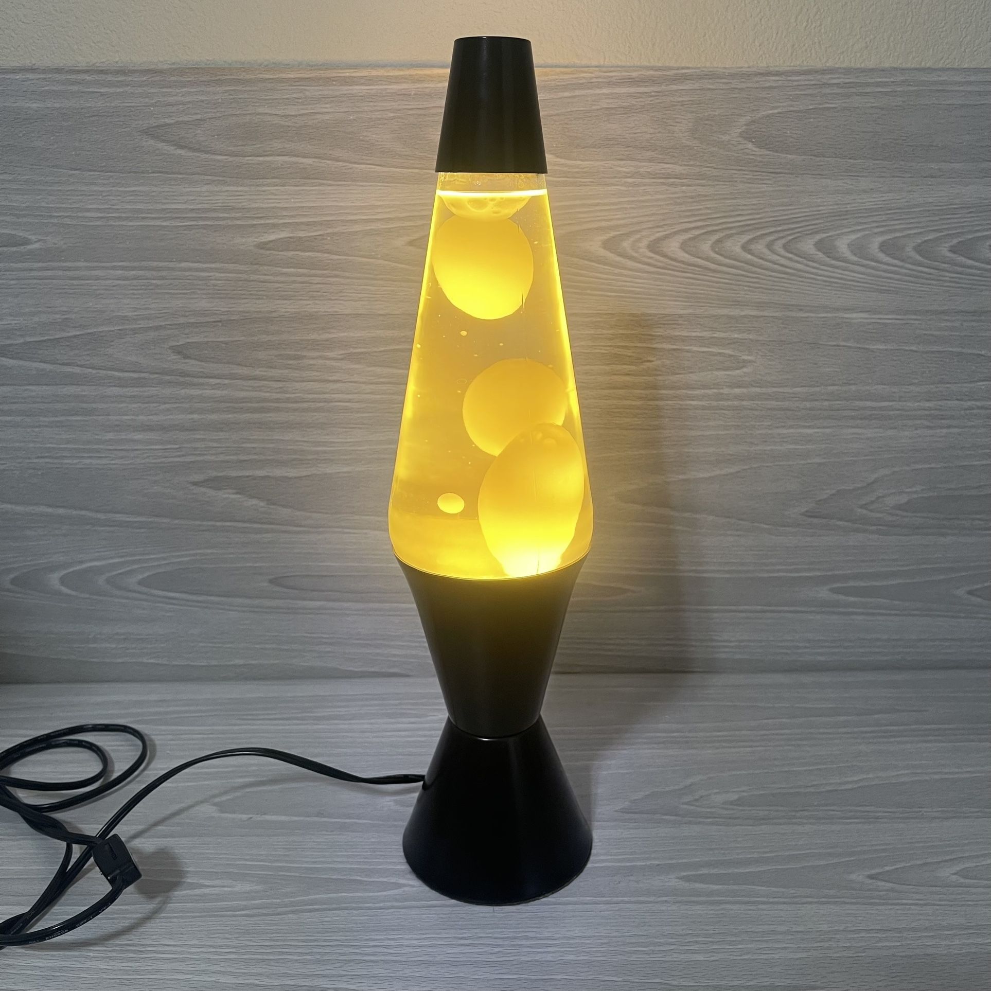 ◽️LAVA lite◽️アンティーク家電　アメリカ雑貨　イエローリキッド Vintage Lava Lite Lava Lamp 16” Tall Yellow Gold Color for Sale in