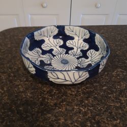 PORCELAIN NAVY BOWL OR VASE