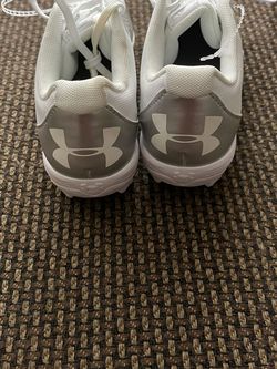 Under armor youth baseball cleats size 3