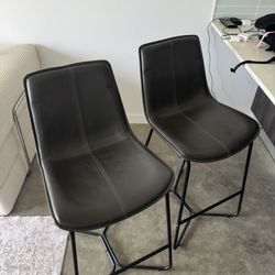 2 Stools 