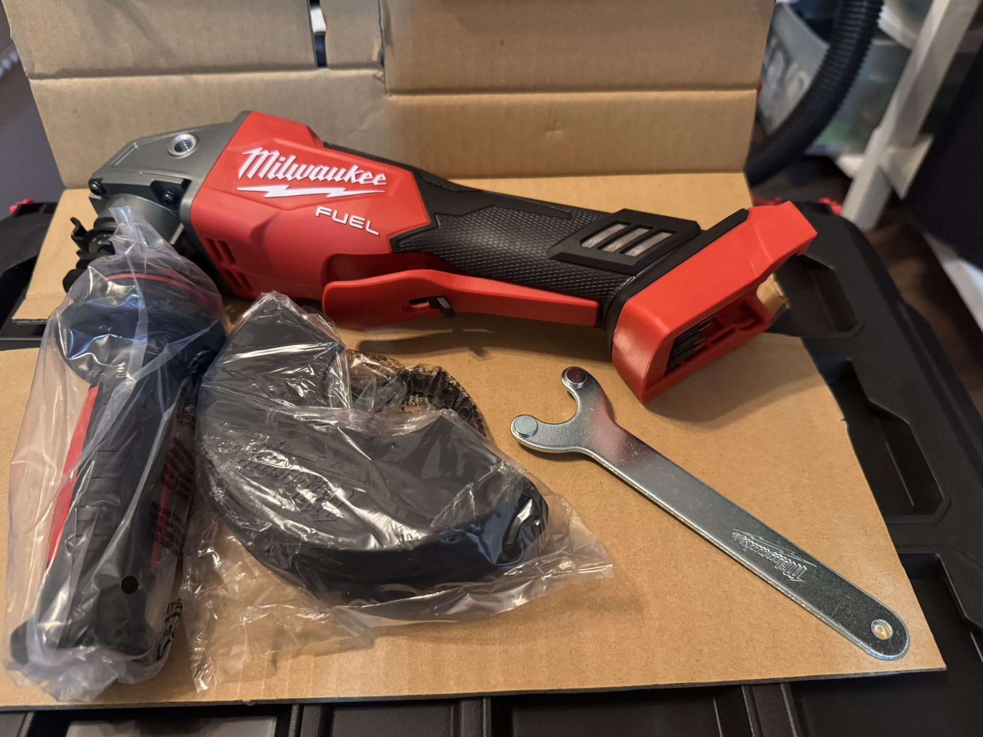 Milwaukee 4 1/2 Grinder Fuel New