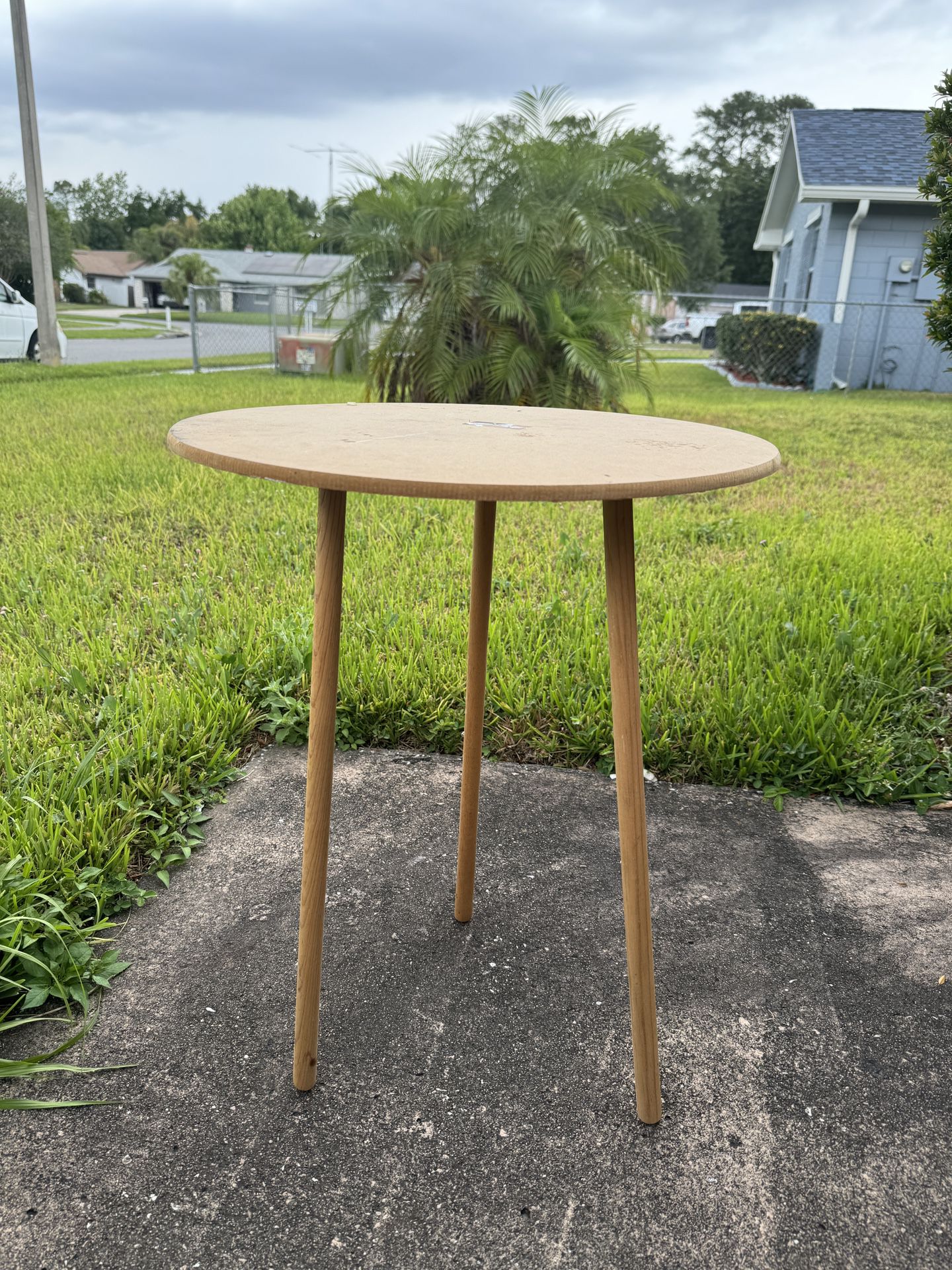 wood small table 