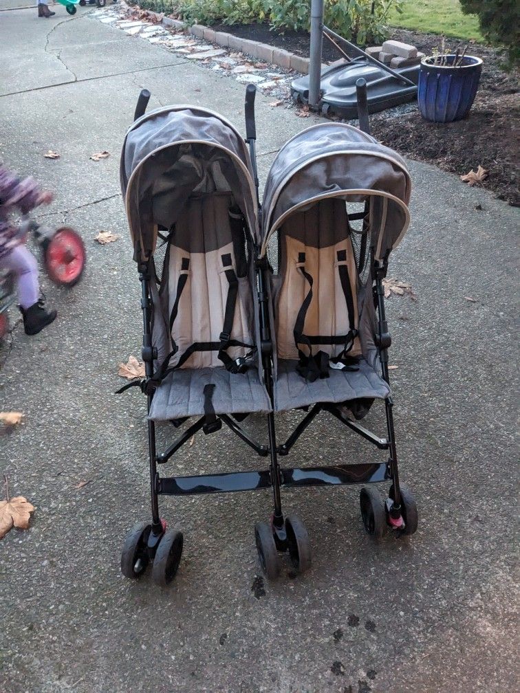 Free Double Umbrella Stroller 