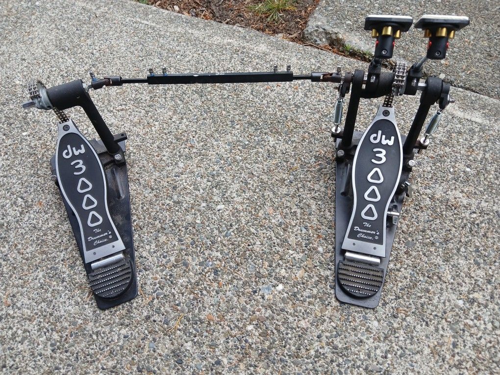 DW 3000 Double Kick Bass Drum Pedal