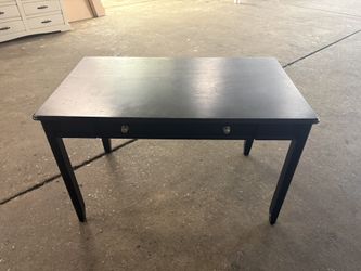 Black Desk