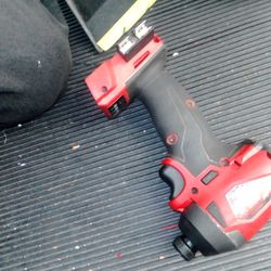 Milwaukee Impact Screw Gun