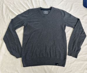 Aeropostale Men's V-Neck Sweater Medium