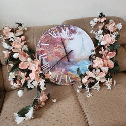 EIFFEL TOWER CLOCK AND FLOWER DECOR