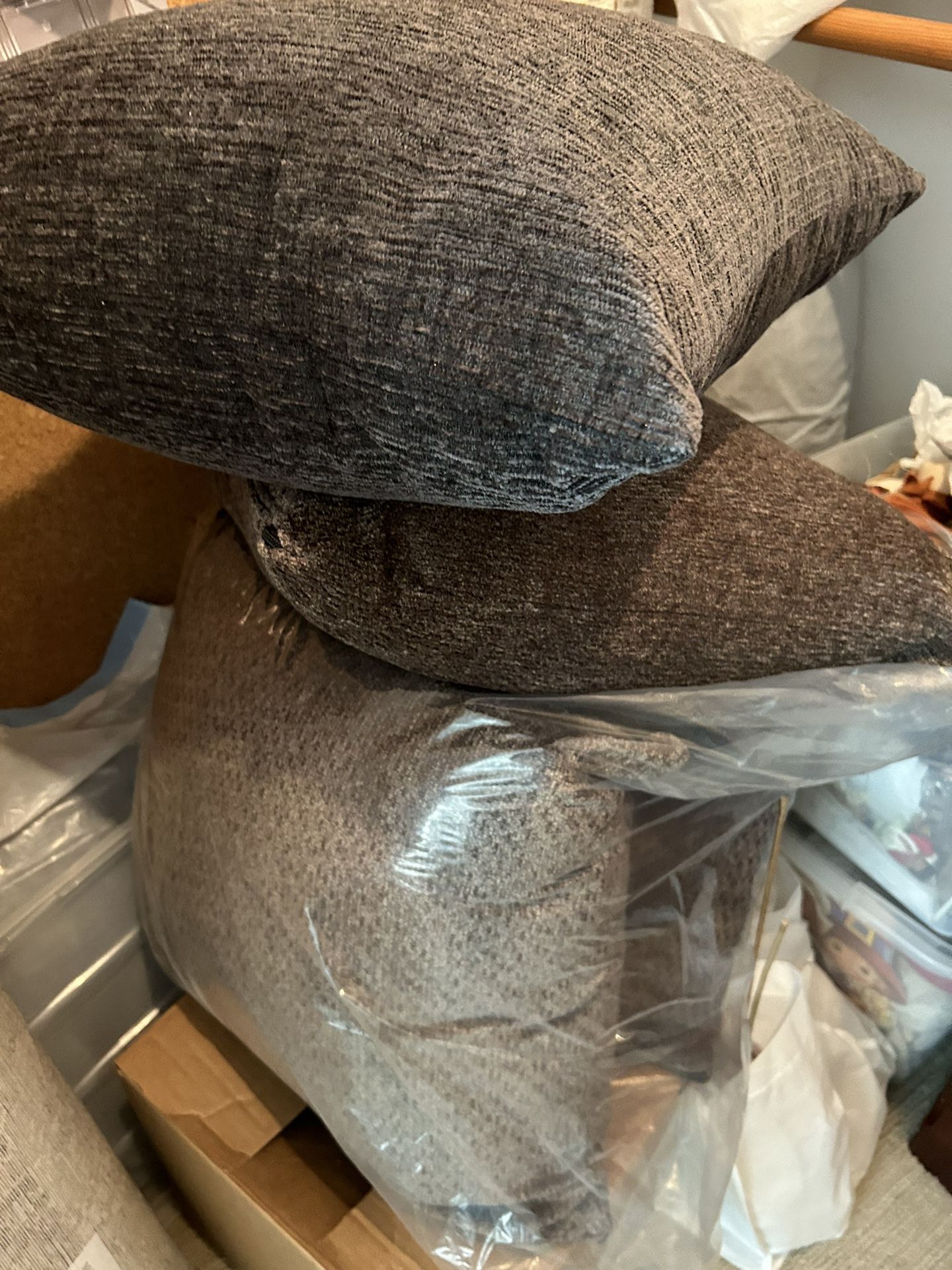 Decorative Sofa Pillows. Kept In Plastic . Perfect Condition. New. 2 Black, 2 Brown Soft Chenille Like Fabric. Approximately 22x22,. Make Offer!