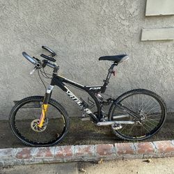 Specialized FSR Enduro Expert LG Full Suspension Bike