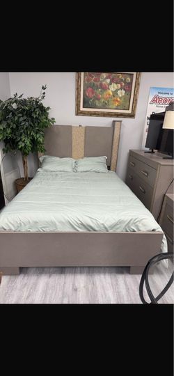 Bedroom set