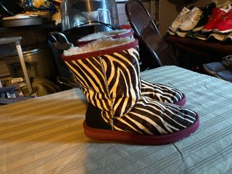 Women’s uggs size 6 in good condition