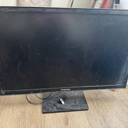 Samsung Computer Screen And Dell Tower