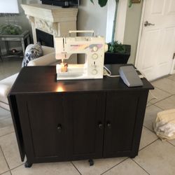 Sewing Machine  With Desk