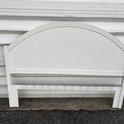 Queen Size Vintage White Wicker Rattan Wooden Low Profile Headboard! Great condition! Just the headboard  Width 60in Height 44.5in