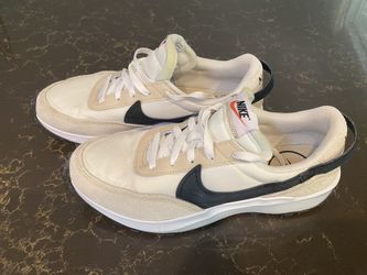 Nike Women’s Waffle Debut Shoes