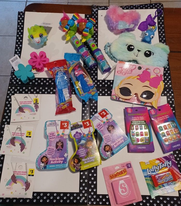 New Girls stocking stuffers bundle. Take all - whole bundle - $10
New Girls Lip balm, Necklaces, sunglasses, key chains,