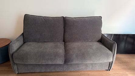 Jinn pull out sleeper sofa-bed