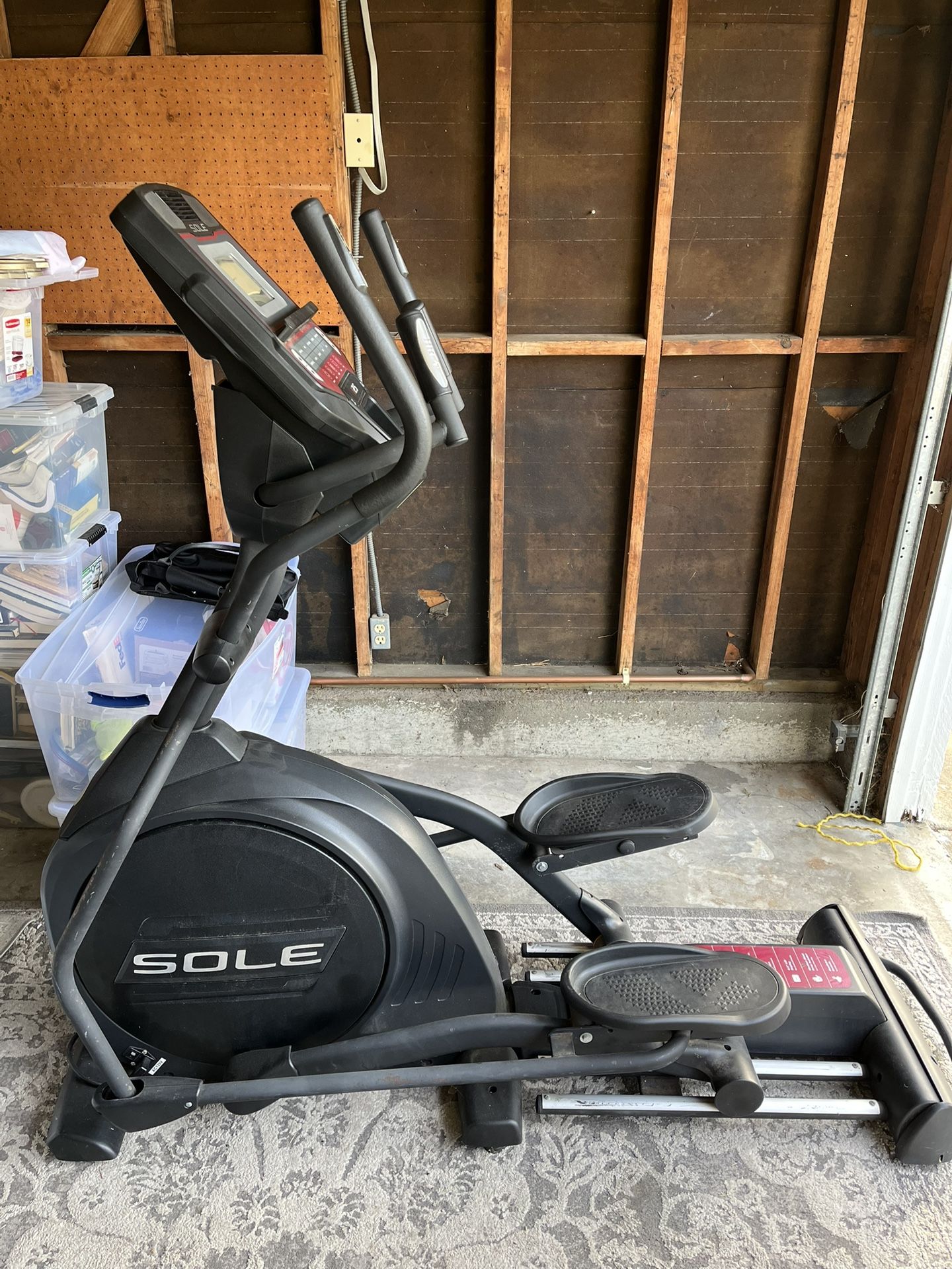 Elliptical - Sole E25