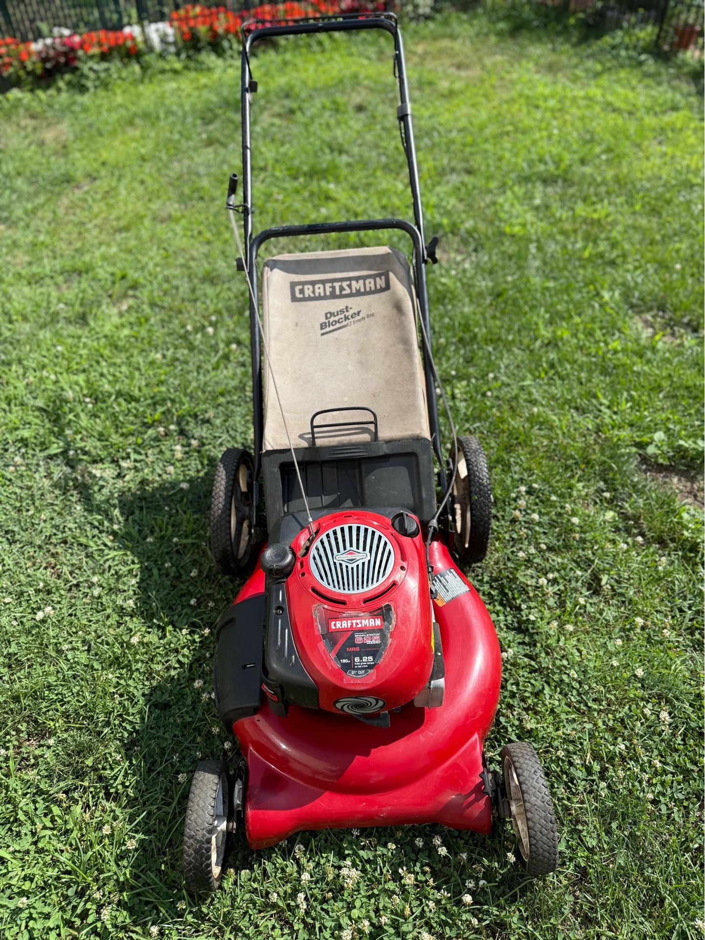 Self Propelled Craftsman Mower with bag