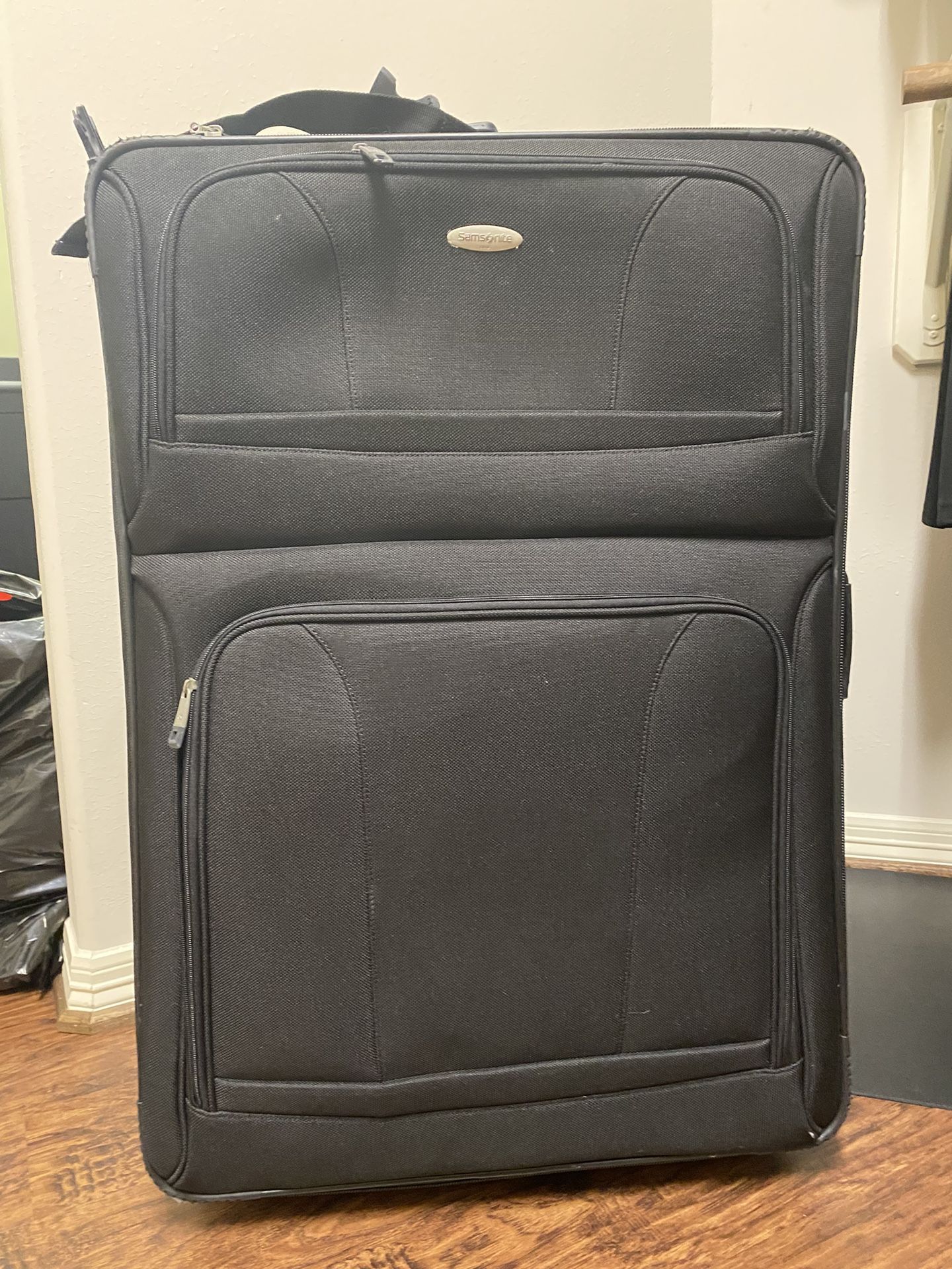 Samsonite suitcase suit case luggage 30"