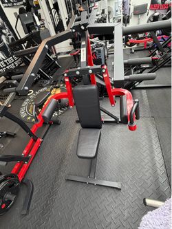 MachineMikolo Deltoid and Shoulder Press