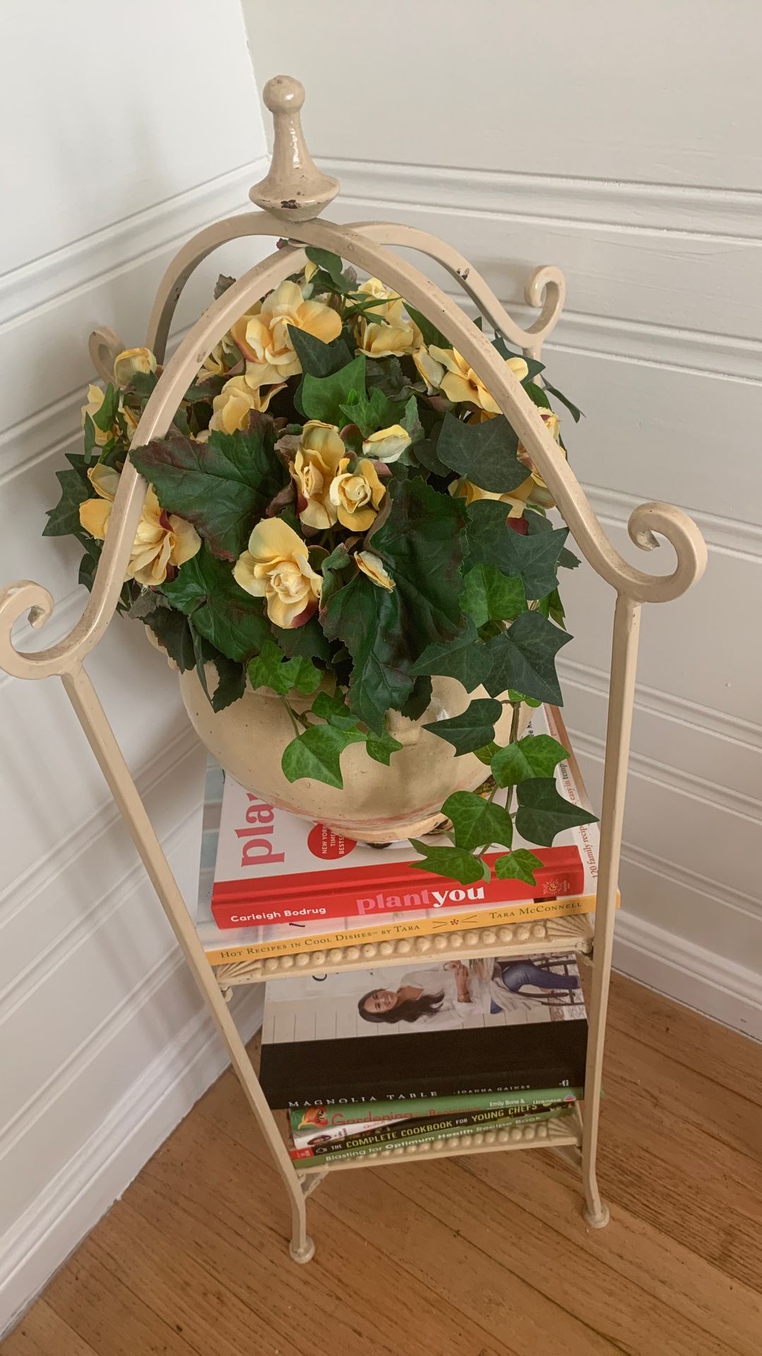 Heavy Ceramic Pot With Yellow Flowers