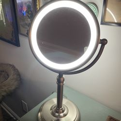 Light Up Mirror 