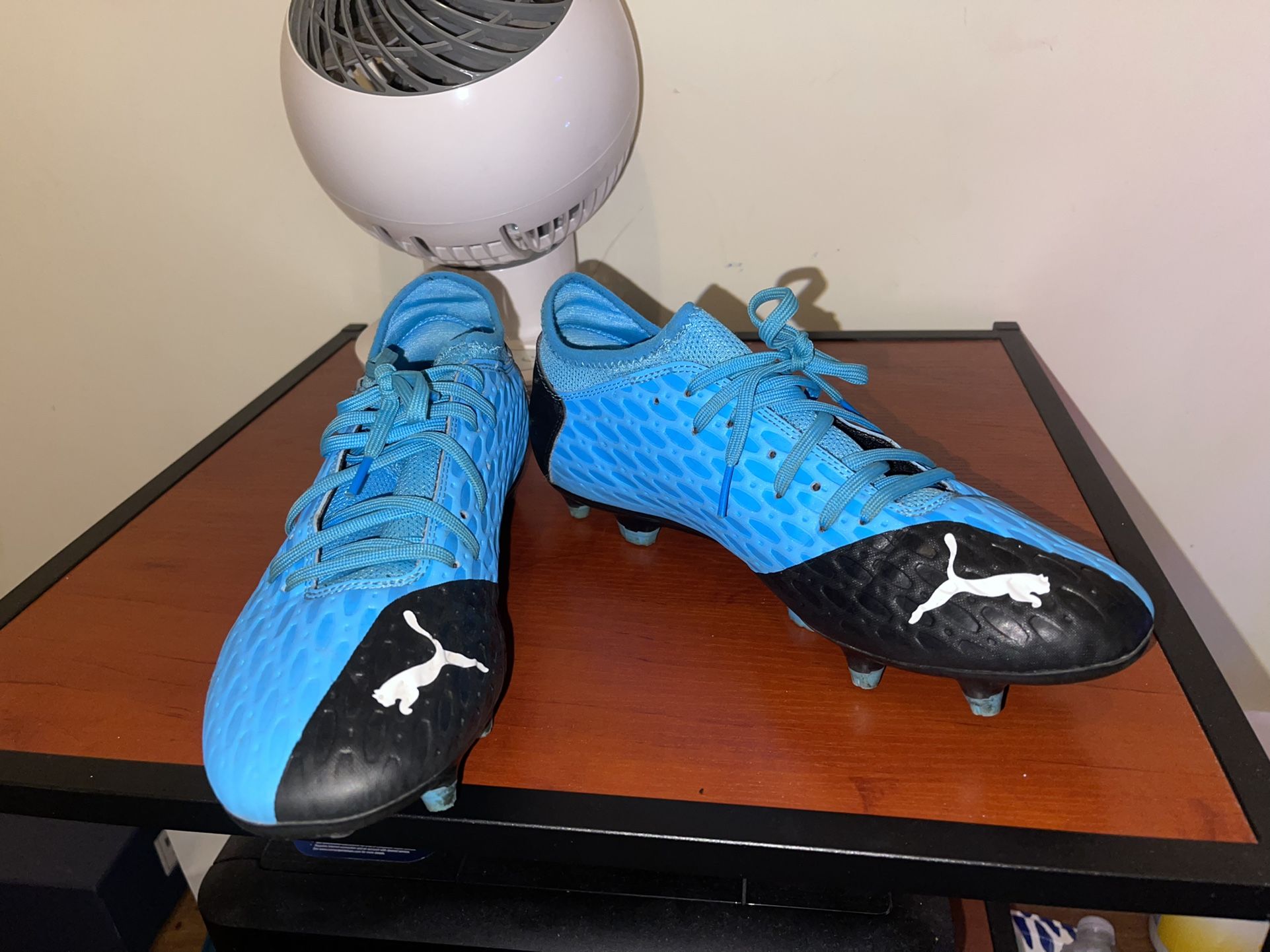 Neymar Puma cleats blue and black size 9.5