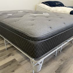 Queen Pillow Top Mattress