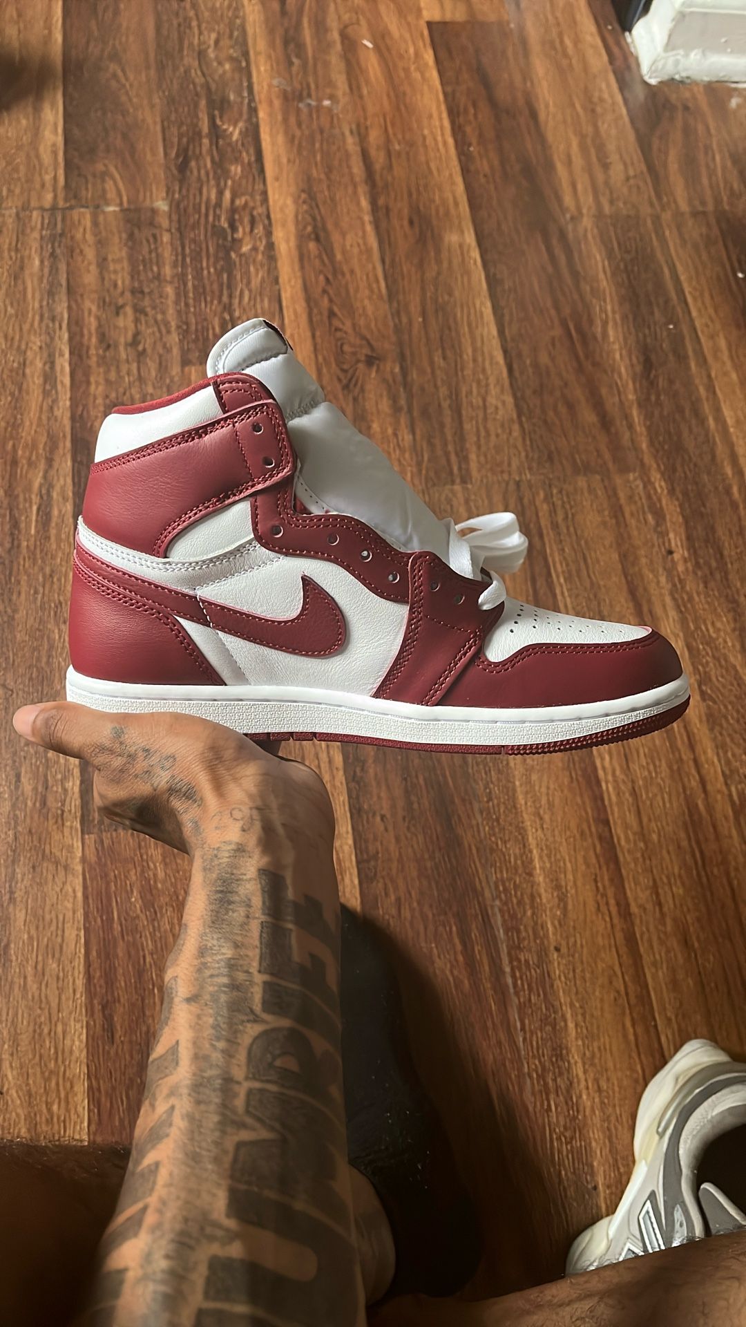 NIKE AIR JORDAN 1 RETRO HIGH OG ARTISANAL RED (MEN'S)