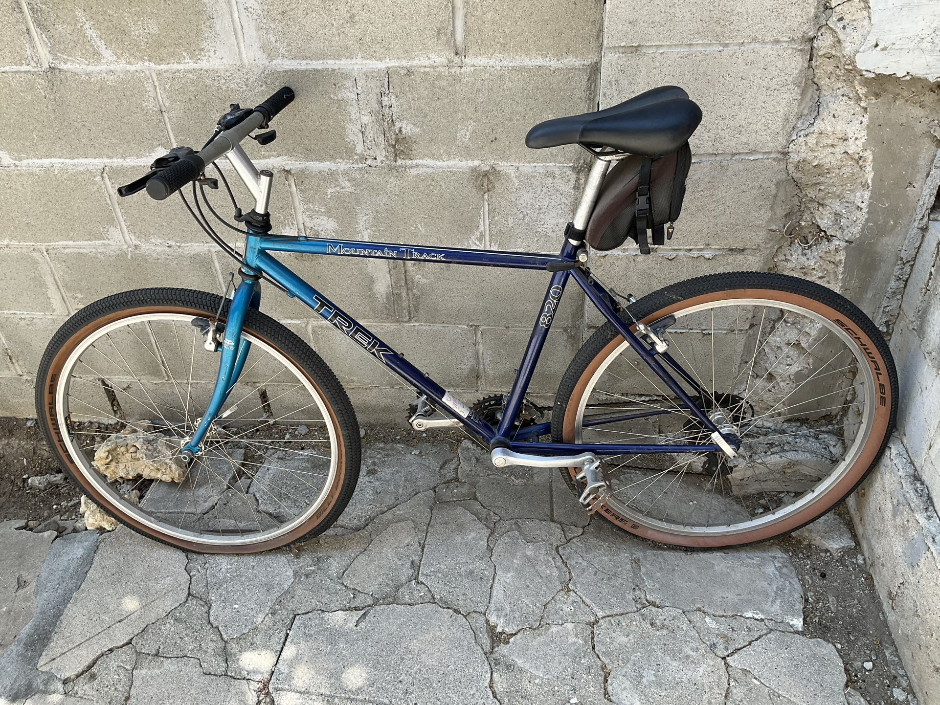 Trek Mountain Track 820