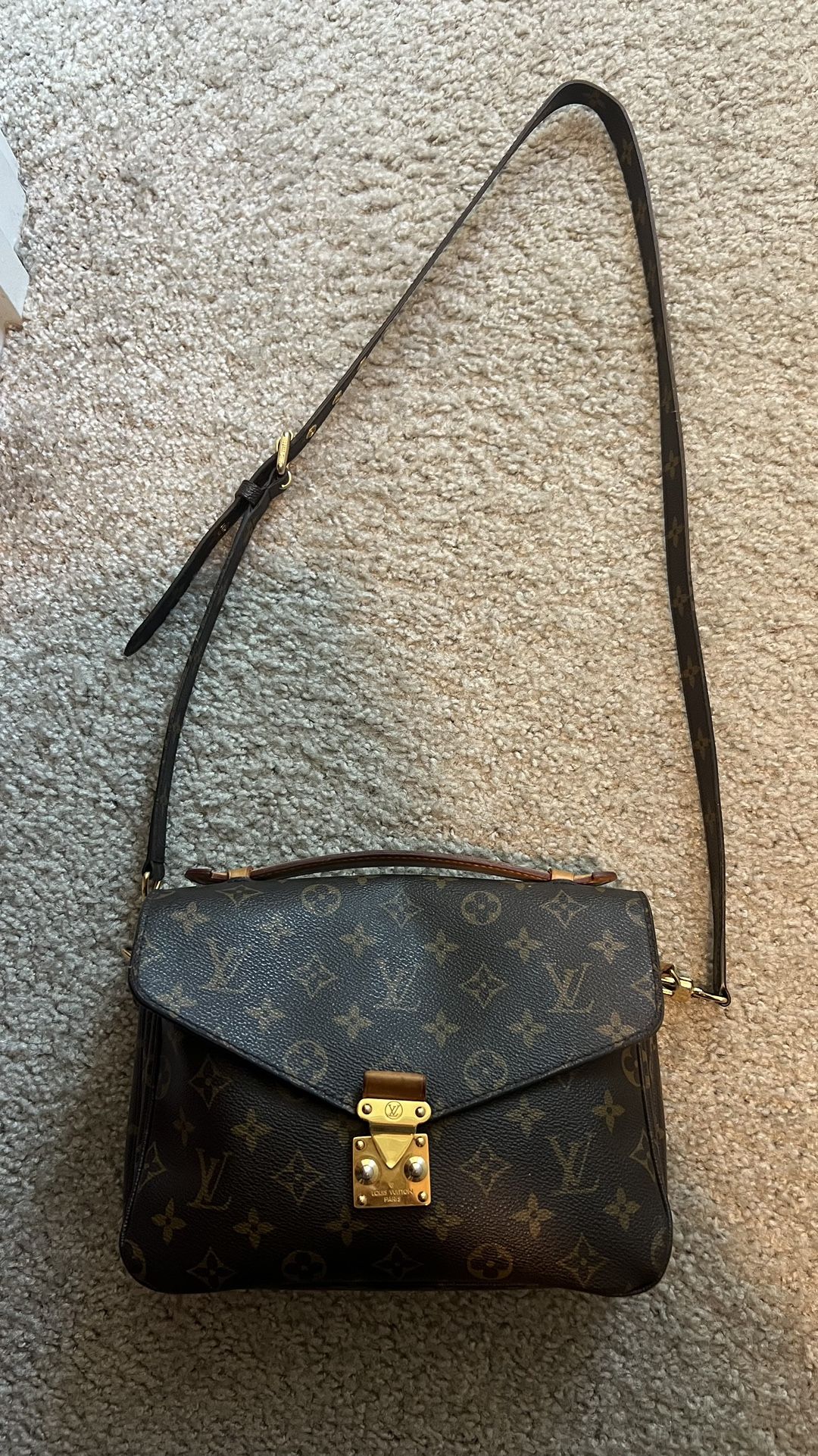Louis Vuitton Crossbody