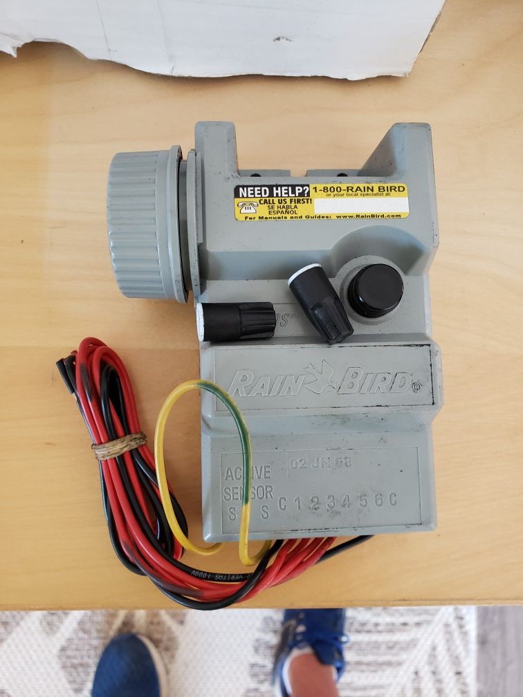 New never used rainbird unik battery operated controller for sprinklers