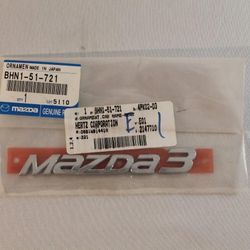 Mazda 3 New OEM rear MAZDA3 chrome emblem BHN1-51-721

Logo