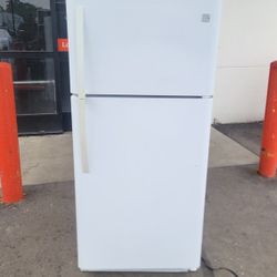 Kenmore Refrigerator (Delivery Available)